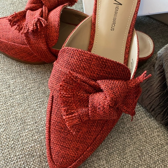 Neiman Marcus Shoes - NWT Neiman Marcus mules